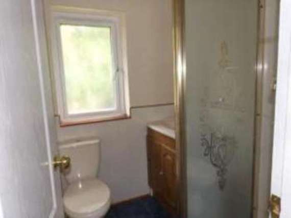 2 Bedroom End of Ter...