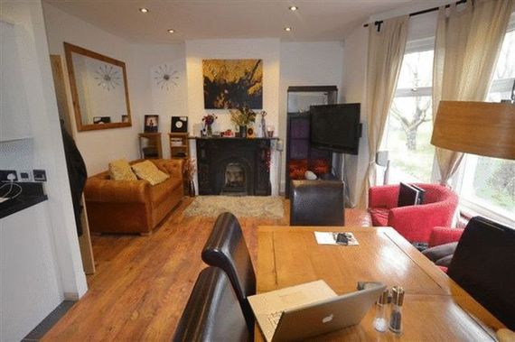 2 Bedroom Flat