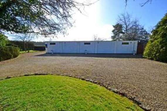 6 Bedroom Detached