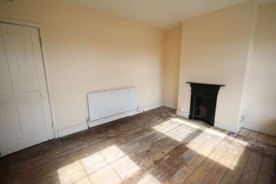 3 Bedroom End of Ter...