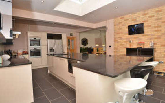 5 Bedroom Detached