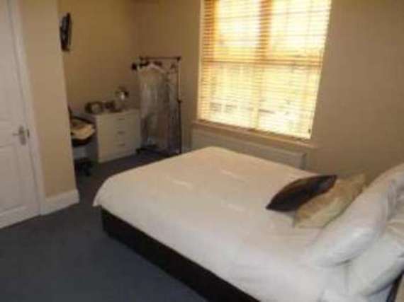 3 Bedroom Semi-Detac...