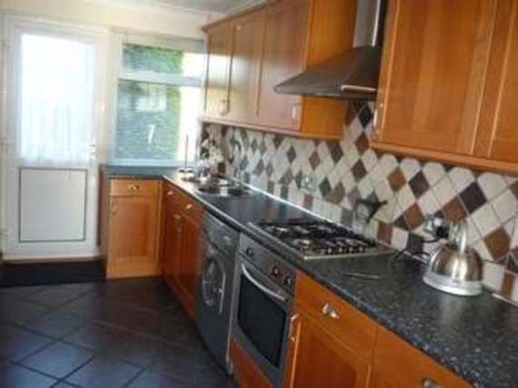 3 Bedroom End of Ter...