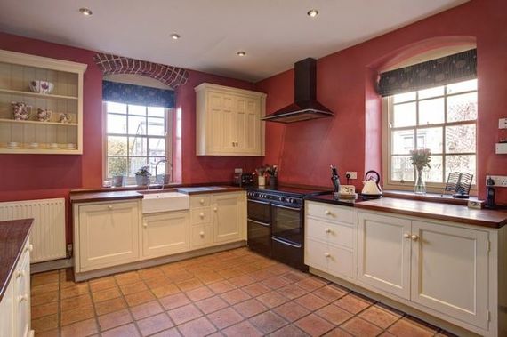 5 Bedroom Semi-Detac...