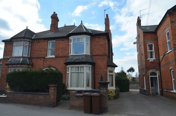 9 Bedroom Semi-Detac...