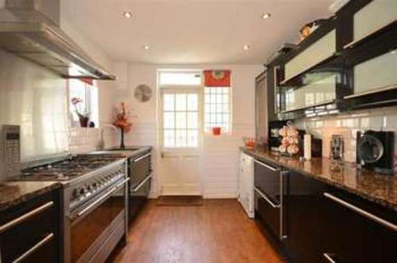 4 Bedroom Semi-Detac...