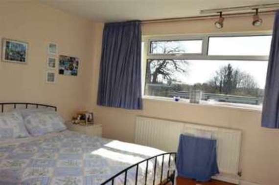 4 Bedroom End of Ter...