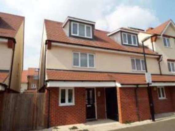 3 Bedroom End of Ter...