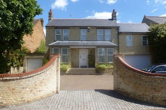 6 Bedroom Detached