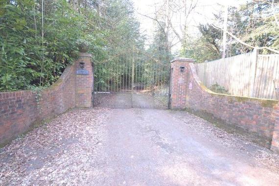 Whyteleafe  Surrey, CR3 0AN