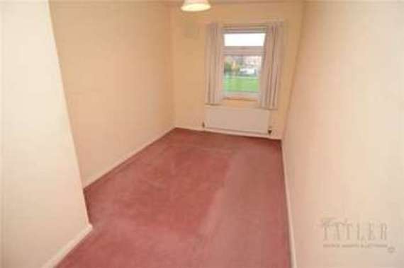 2 Bedroom End of Ter...