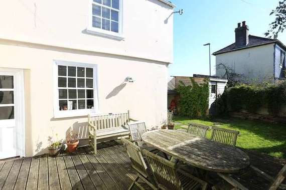 4 Bedroom End of Ter...