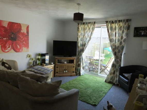 2 Bedroom End of Ter...