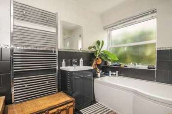 5&nbsp;Bedroom&nbsp;Detached