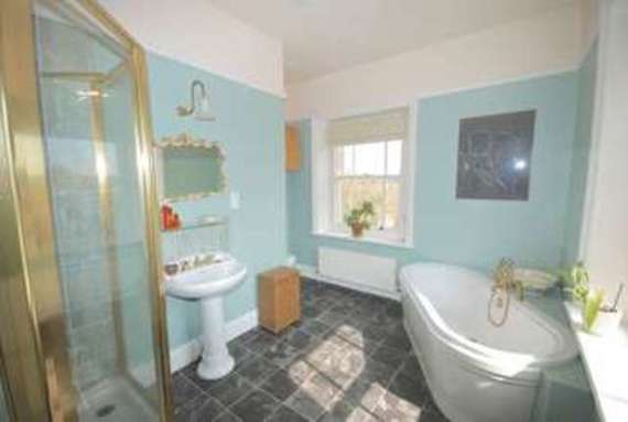 6&nbsp;Bedroom&nbsp;Detached