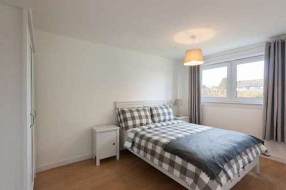 1 Bedroom End of Ter...