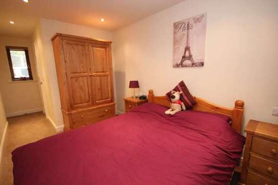 4&nbsp;Bedroom&nbsp;Semi-Detac...