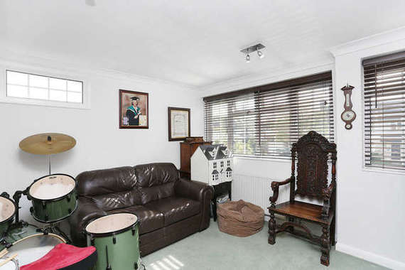 5 Bedroom Semi-Detac...
