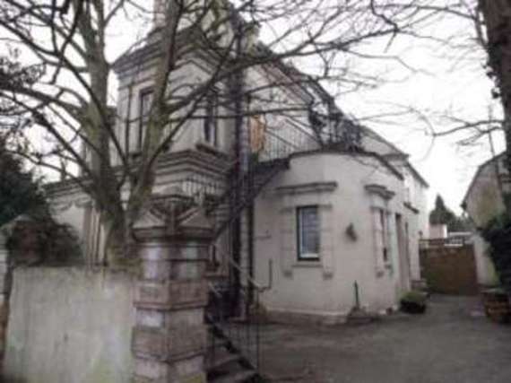 2 Bedroom Maisonette