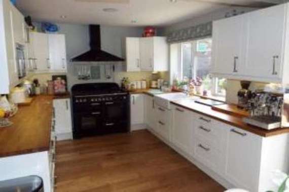 5 Bedroom Detached