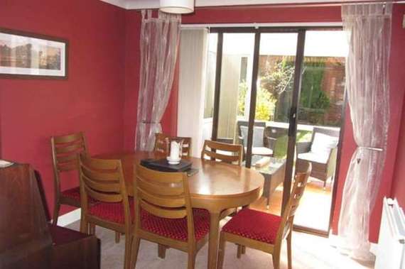 3 Bedroom End of Ter...