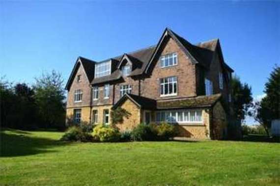 2 Bedroom Flat