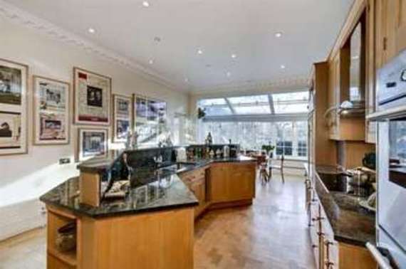 6 Bedroom Detached