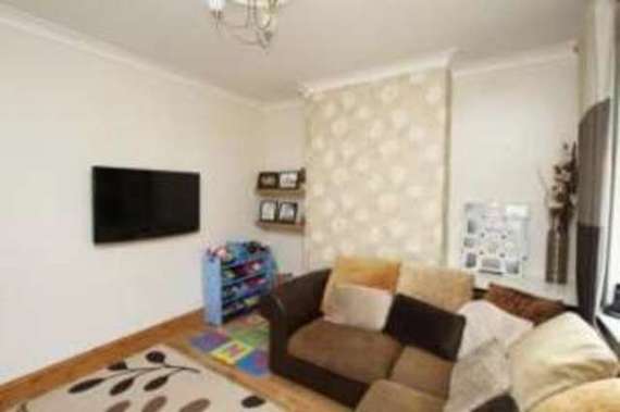 2 Bedroom End of Ter...