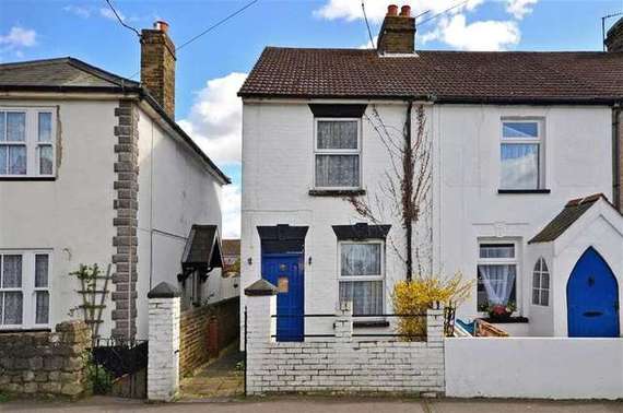 2 Bedroom End of Ter...