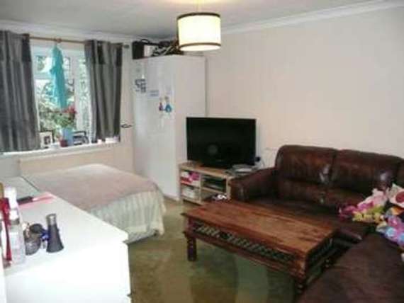 2 Bedroom Flat