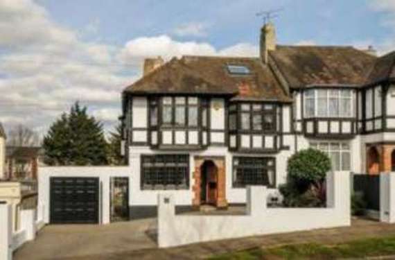 5 Bedroom Semi-Detac...