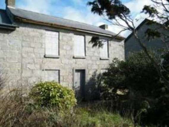 3 Bedroom End of Ter...