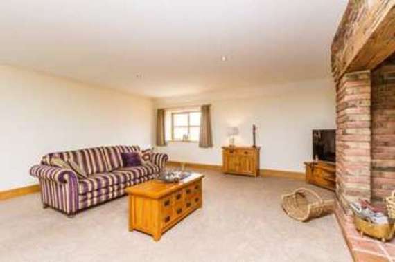 6 Bedroom Detached