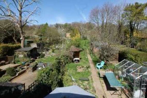 3 Bedroom Semi-Detac...