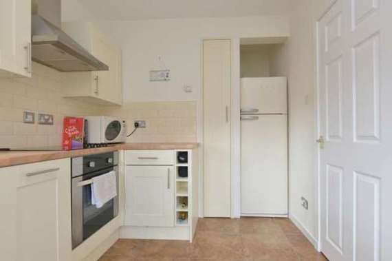 2 Bedroom End of Ter...