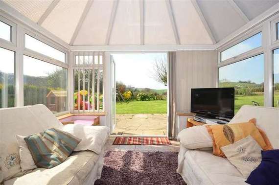 3 Bedroom End of Ter...