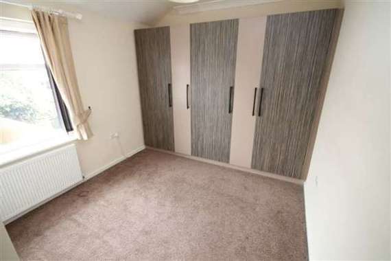 2 Bedroom End of Ter...