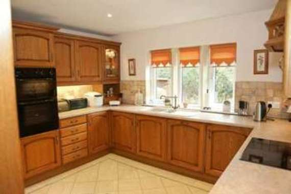 5&nbsp;Bedroom&nbsp;Detached