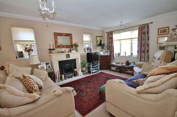 5&nbsp;Bedroom&nbsp;Detached