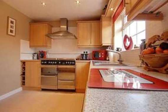 3 Bedroom Semi-Detac...