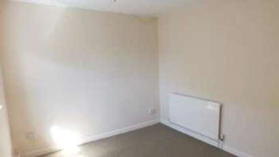 2 Bedroom End of Ter...