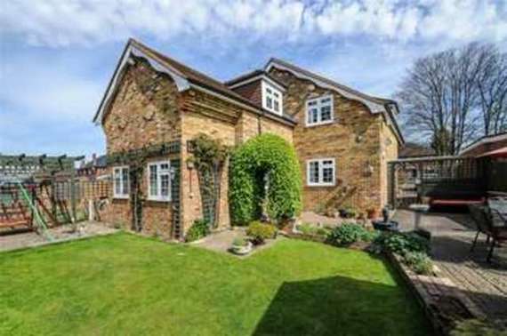 5&nbsp;Bedroom&nbsp;Detached