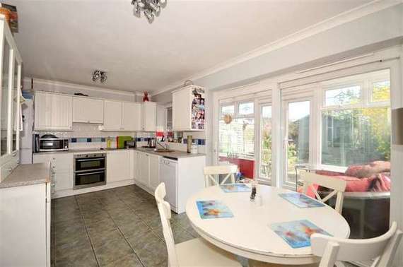 3 Bedroom End of Ter...