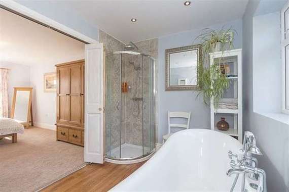 4 Bedroom Semi-Detac...