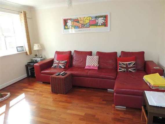 3 Bedroom End of Ter...