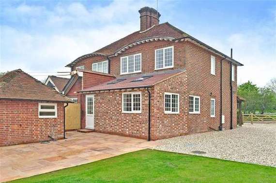3 Bedroom Semi-Detac...
