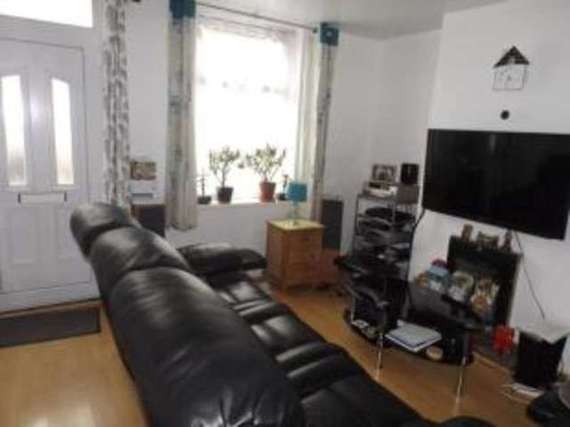 2 Bedroom End of Ter...
