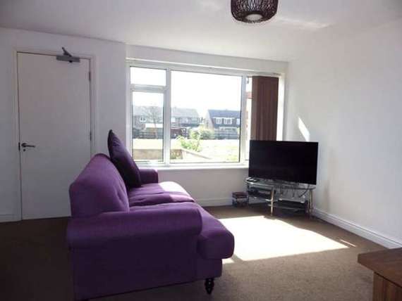 2 Bedroom Ground Fla...
