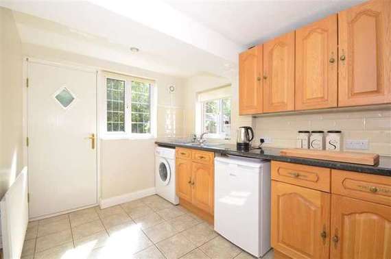 2 Bedroom End of Ter...