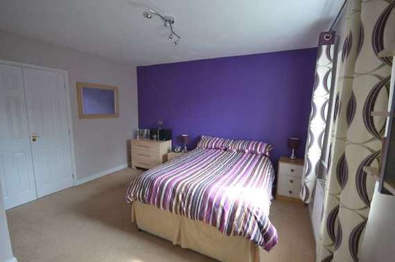 4 Bedroom End of Ter...